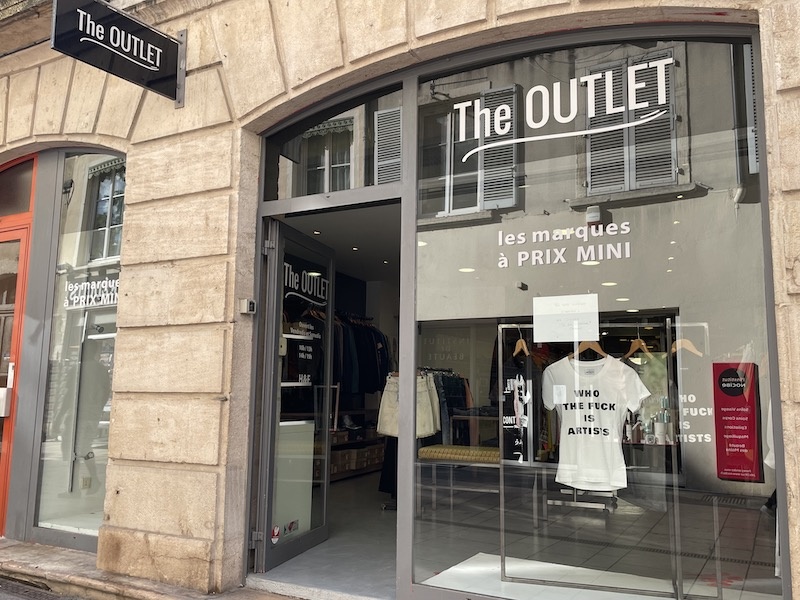 MT THE OUTLET 0922 6 copie