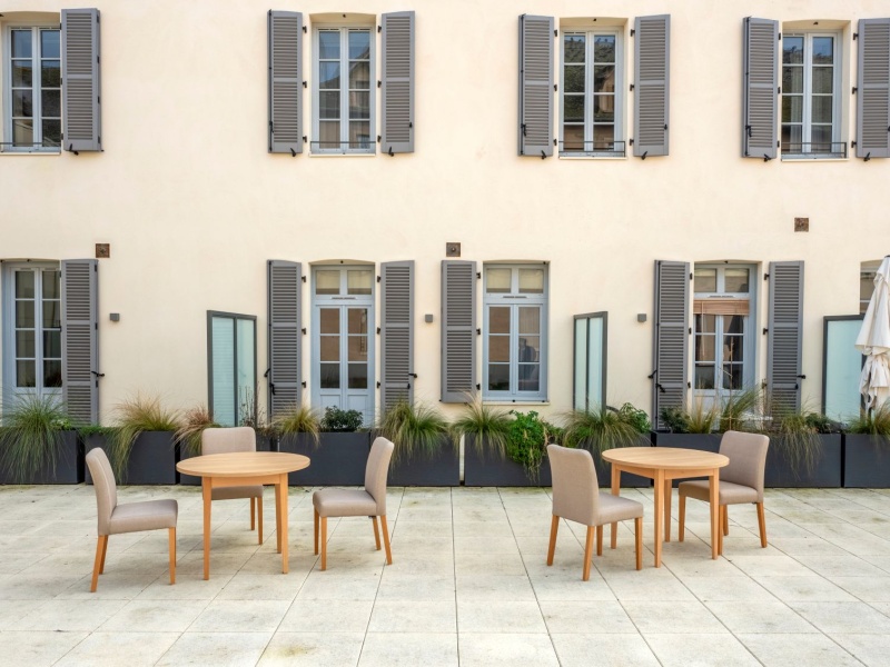 Residence-Services-Seniors-Stella-Macon-terrasse